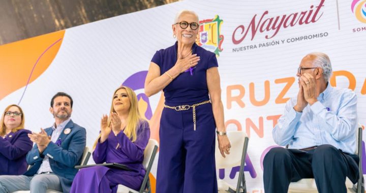 Beatriz Estrada y Miguel Ángel Navarro presentan la Cruzada Estatal Contra la Violencia hacia la Mujer .