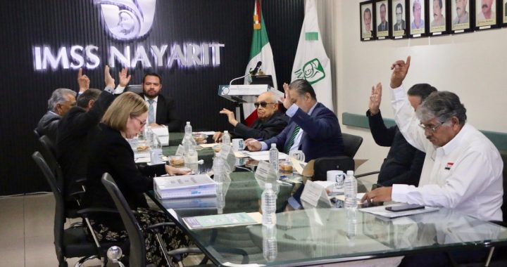 Presenta titular del IMSS Nayarit informe de labores 2024-2025 .