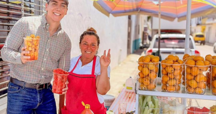 Héctor Santana autoriza instalación gratuita de comerciantes este 20 de Noviembre .