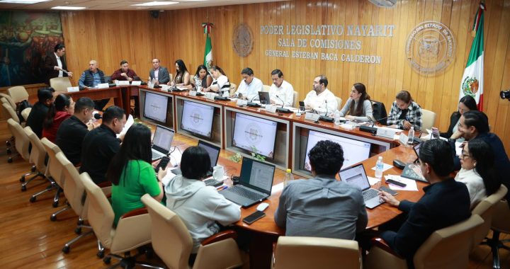 Analizan las y los diputados nueva Ley de Derecho de Vía en Nayarit .