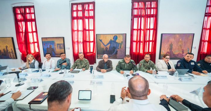 El gobernador del estado, Miguel Ángel Navarro Quintero, encabezó la Mesa de Construcción de Paz y Seguridad en el municipio de Acaponeta.