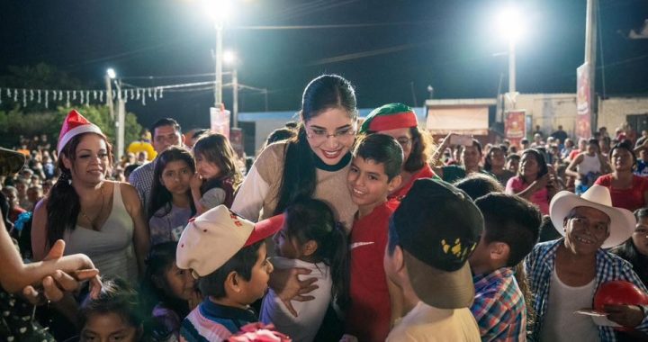 Geraldine Ponce lleva la magia de la Navidad a El Jicote con la Posada Sonríe.