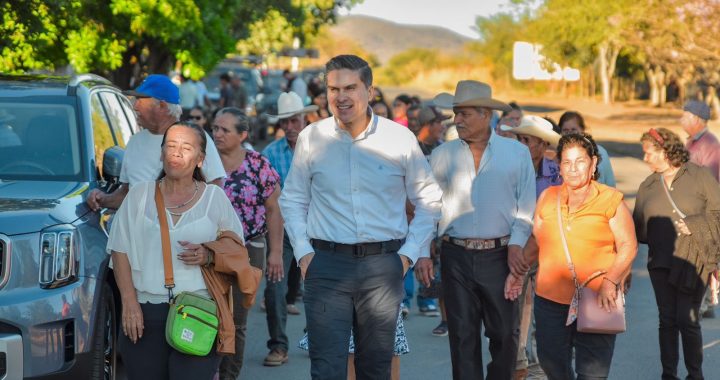 PAVEL CAMINA Y ESCUCHA AL PUEBLO EN SAN PEDRO LAGUNILLAS.