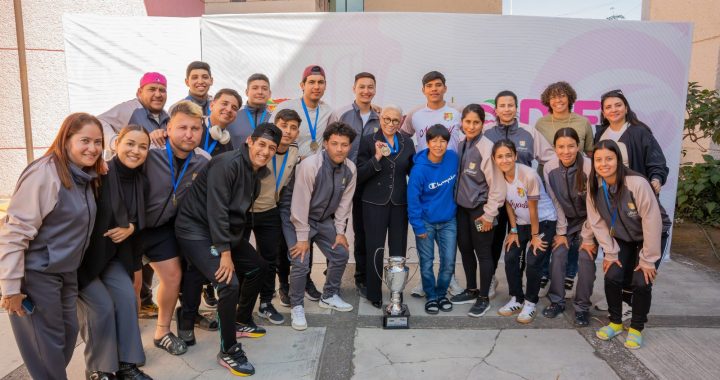 Beatriz Estrada impulsa a la juventud nayarita, para hacer realidad sus sueños.