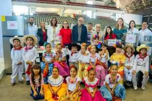 Miguel Ángel Navarro y Beatriz Estrada fortalecen la educación y la nutrición escolar.