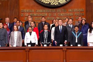 GOBERNADOR NAVARRO ACOMPAÑA A LA PRESIDENTA CLAUDIA SHEINBAUM , EN CEREMONIA  DE LA CONSTITUCION POLITICA DE 1917 ; EN QUERETARO.
