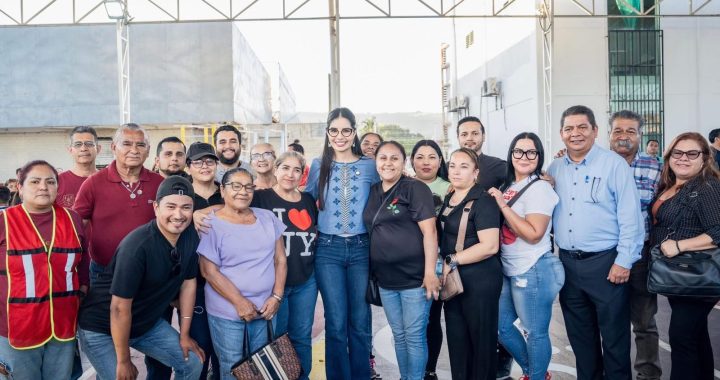 Geraldine Ponce entrega cancha rehabilitada en la colonia Amado Nervo.