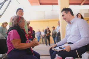 Héctor Santana acerca soluciones a San Vicente con Audiencia Ciudadana.