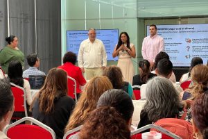 Héctor Santana fortalece la profesionalización empresarial en Bahía de Banderas.