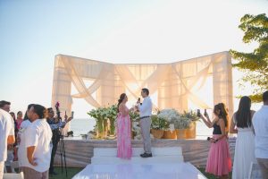 Bahía de Banderas celebra el amor: Héctor Santana encabezó las Bodas Colectivas 2026.