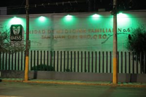 Zoé Robledo supervisa proyecto de fortalecimiento de laUnidad de Medicina Familiar No. 6 en San Juan del Río,Querétaro.