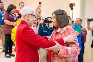 Brinda Beatriz Estrada esperanza y bienestar a mujeres con cáncer.