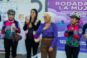 Beatriz Estrada encabeza Rodada de la Mujer en Tepic.