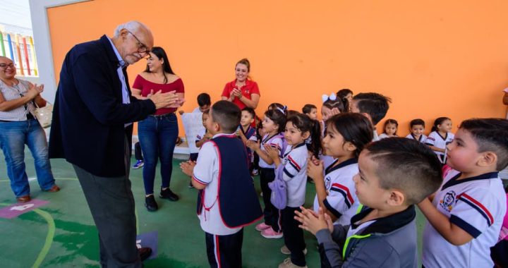 Navarro Quintero visita preescolar Promotoras Sociales y constata mejoras en el plantel.