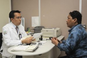 IMSS refuerza atención preventiva mediante Salud Casa por Casa para acercar servicios médicos a población vulnerable.