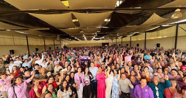 Respaldan en Ixtlán a Héctor Santana más de 3 mil mujeres.