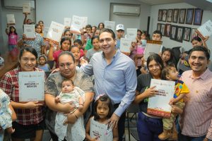 Gobierno de Bahía de Banderas garantiza el derecho a la identidad con entrega de actas extemporáneas.