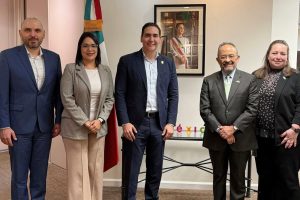 Héctor Santana cruza fronteras y posiciona a Bahía de Banderas en Estados Unidos.