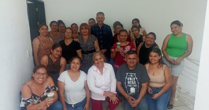 Concluye con éxito curso gratuito de velas artesanales en San Juan de Abajo.