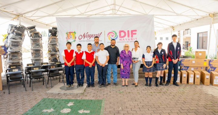 Equipa Beatriz Estrada espacios educativos de Tepic e Ixtlán del Río.