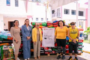 Entrega Beatriz Estrada, 16 toneladas de croquetas donadas en el Croquetón DIF Nayarit 2026.