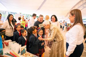 Reconoce Beatriz Estrada a educadoras y educadores nayaritas, les pide “seguir educando con el corazón”.