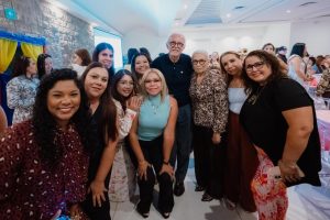Miguel Ángel Navarro y Beatriz Estrada reconocen labor de educadoras y educadores en Nayarit.