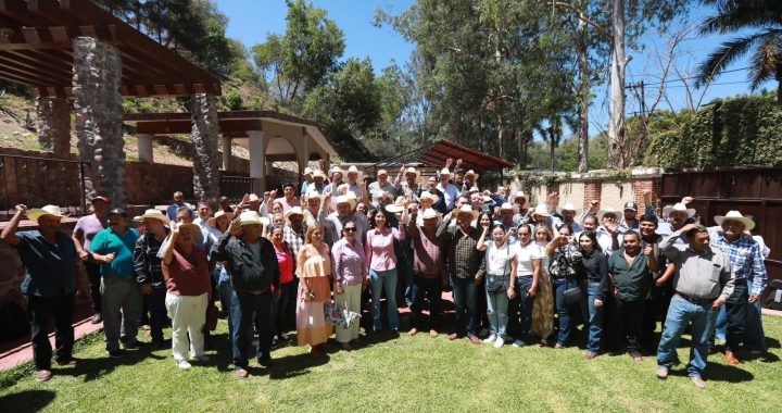 Ganaderos de Nayarit respaldan a Geraldine Ponce.