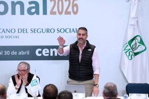 Titulares de la región Centro del IMSS firman 816 compromisos para consolidar la transformación institucional.