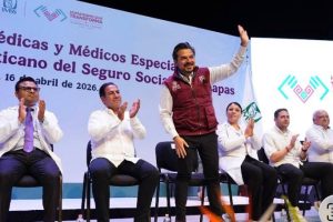 Zoé Robledo y gobernador Eduardo Ramírez dan la bienvenida a 371 médicos especialistas que se incorporan al IMSS Chiapas.