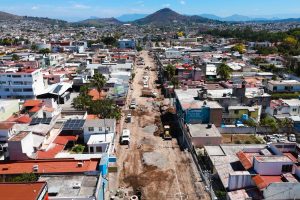 Vecinas, vecinos y comerciantes reconocen al Gobierno del Estado por la obra de la avenida Jacarandas en Tepic.