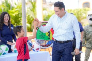 Bahía de Banderas impulsa la campaña “Sí al desarme, sí a la paz” en San Juan de Abajo.