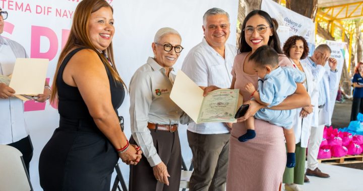 Acerca Beatriz Estrada cientos de apoyos y servicios a familias de Ixtlán del Río.