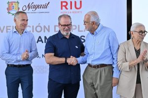 Miguel Ángel Navarro fortalece inversión turística en Bahía de Banderas.