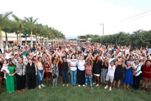 MILES DE MUJERES ARROPAN A GERALDINE PONCE EN BAHÍA DE BANDERAS.