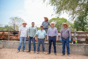 Supervisa alcalde de Bahía de Banderas acciones contra el gusano barrenador.