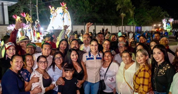 Destaca Geraldine Ponce en el Rompimiento de la Feria de Santiago Ixcuintla.