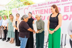 Beatriz Estrada lleva servicios y cercanía a familias de la colonia Morelos.