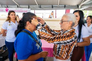 Estoy aquí para estrechar su mano y servirles de cerca”; Beatriz Estrada .