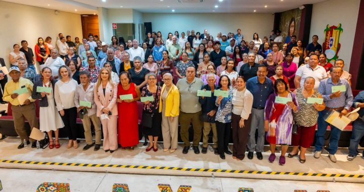 Fortalecen Gobierno del Estado y DIF Nayarit, la unión familiar con entrega de visas del programa «Uniendo Corazones Nayaritas».