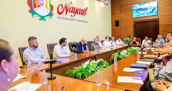 Miguel Ángel Navarro impulsa acciones para mejorar la formación de las y los jóvenes.