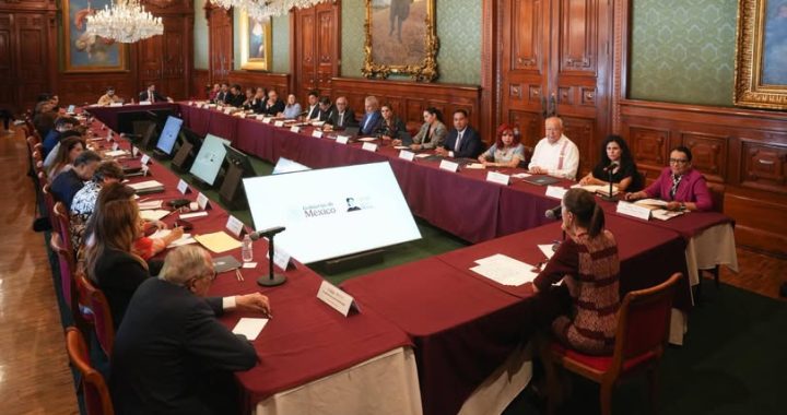 Miguel Ángel Navarro participa en reunión nacional sobre el modelo IMSS-Bienestar.