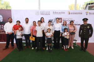 Geraldine Ponce acompaña entrega de becas impulsadas por Claudia Sheinbaum en Nayarit.