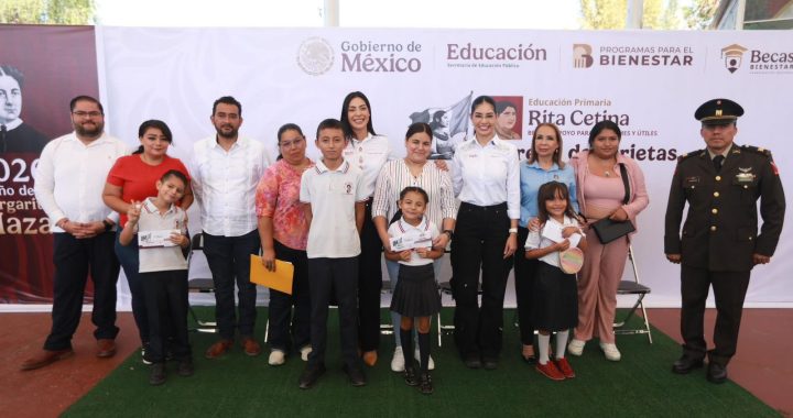 Geraldine Ponce acompaña entrega de becas impulsadas por Claudia Sheinbaum en Nayarit.