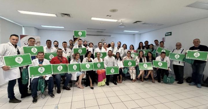 Reconocen a unidades médicas y administrativas del IMSS Nayarit por ser “Espacios 100% libres de Humo de Tabaco y Emisiones”.