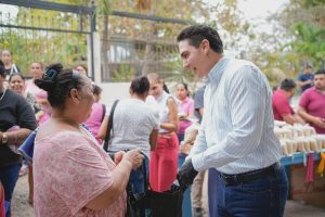 Gobierno de Bahía de Banderas llevó “El Mercadito” a Mezcales.
