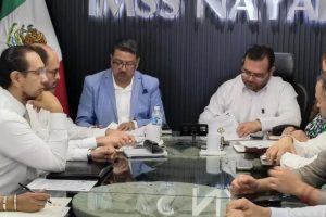 Sostienen IMSS y Sección XXIV del SNTSS en Nayarit reunión bilateral para la atención de temas prioritarios.