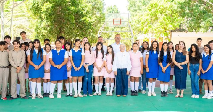Con nuevo domo y cancha, Beatriz Estrada mejora condiciones de la Secundaria Nezahualcóyotl.