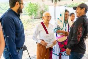 Beatriz Estrada acerca bienestar y seguridad a familias con apoyos para mejorar sus hogares.