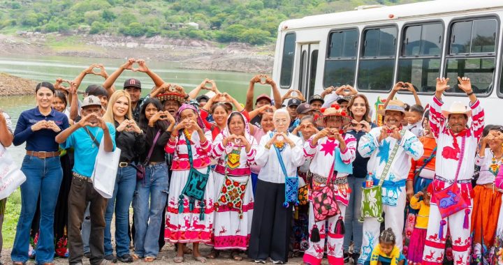 Gobierno del Estado y DIF Nayarit llevan bienestar y mejor comunicación a Naranjito de Copa.